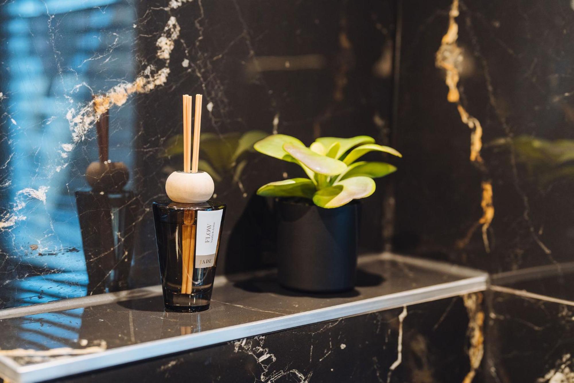 Lok Historics Luxury Art-Inspired Loft In Historic City Centre! 하를렘 외부 사진