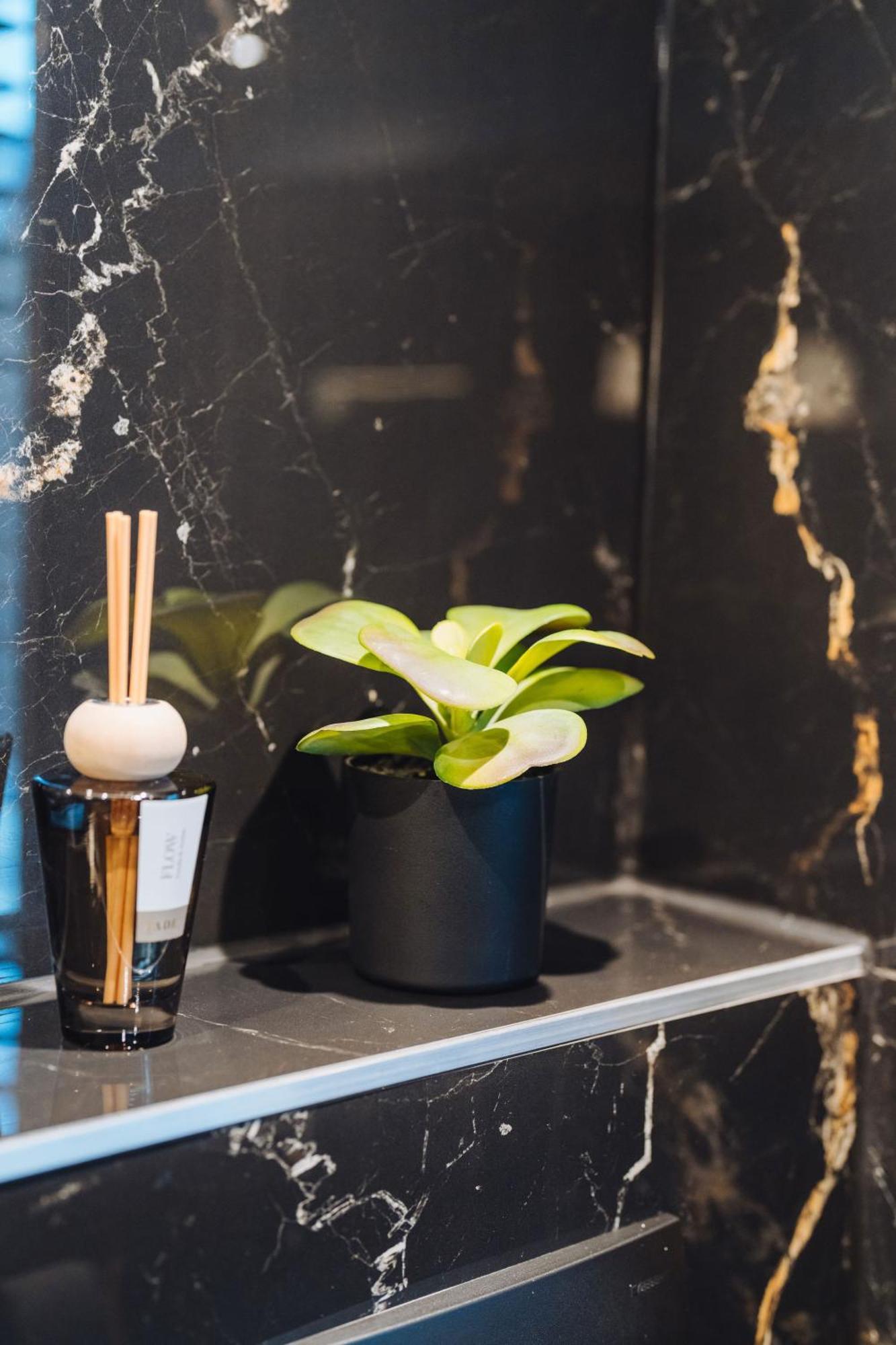Lok Historics Luxury Art-Inspired Loft In Historic City Centre! 하를렘 외부 사진